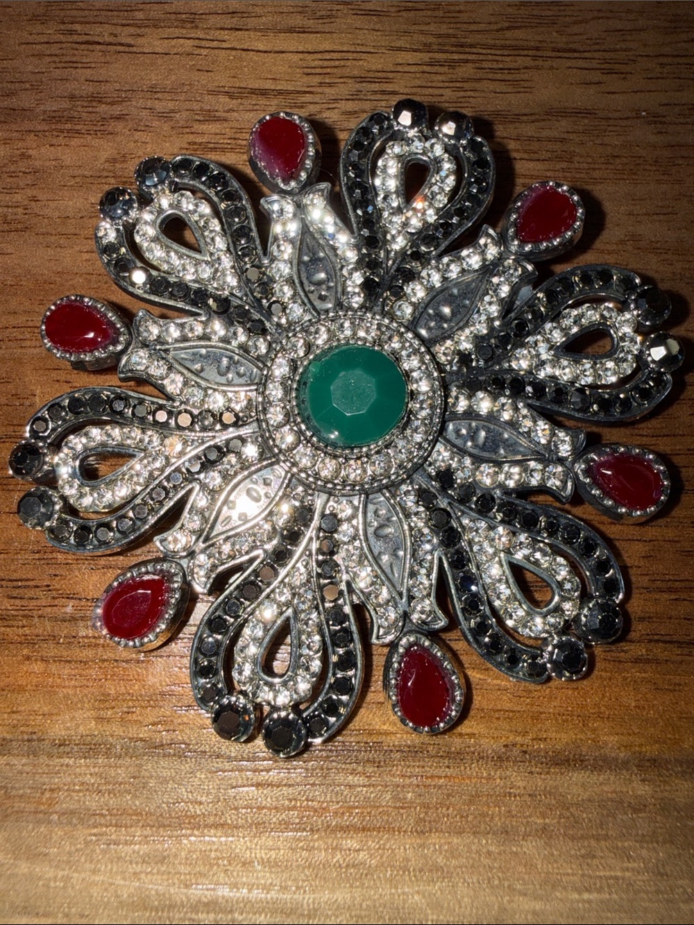 Vintage-Style Green Center Floral Brooch with Red Accents
